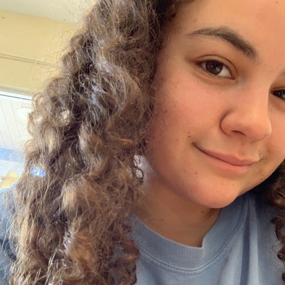 Meet your Posher, Natalie - Picture 2 of 2